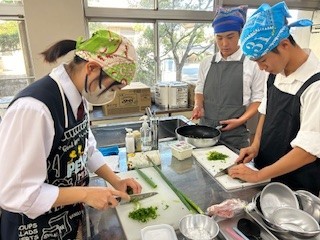 『家庭基礎』食生活 『調理実習３　簡単な中華（麻婆丼）』