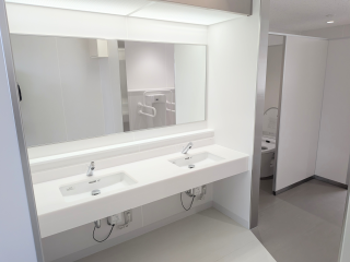 文系棟生徒用トイレの洋式化工事が終了しました。