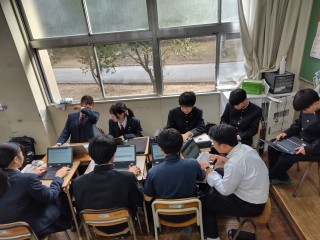 1年理数科ＡＲⅠ「論文調査」